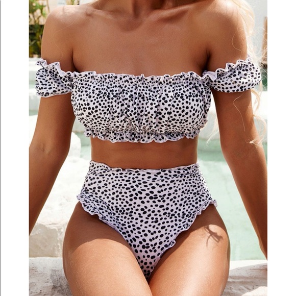 She Show Swimsuit - Picture 3 of 3